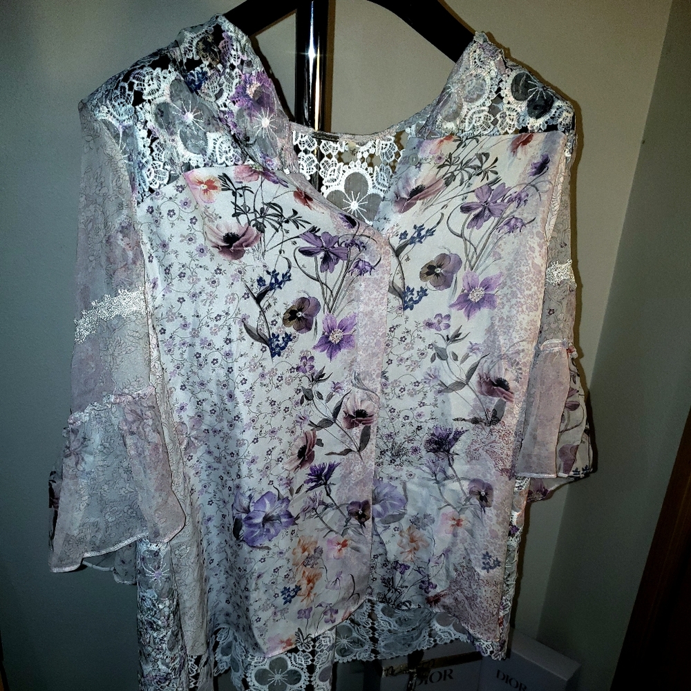 NWOT Elie Tahari lace blouse